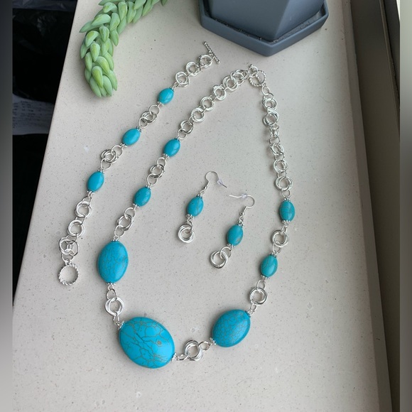 Turquoise and Chainmaille Jewelry Set - Picture 4 of 8